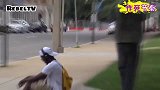 明白了，国外小伙恶搞完后，他要跑得够快，不然后果很严重