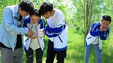 师生玩捉迷藏，学霸在学渣身上装GPS，分分钟找到学渣