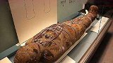 专家发现2500年木乃伊，听见肚子有声响，剖开后发现不简单！