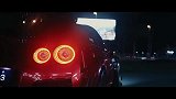 夜幕中GT-R，暴力的外观配上艳丽的车漆更显魅力！