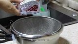 做豆沙无需提前泡豆子，掌握红豆和水的重量，豆沙细腻包粽子好吃