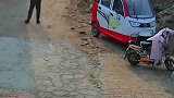 大爷喝醉酒后，抑制不住体内的跳舞细胞