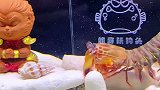 在老弹的眼睛里全是吃的！包括我的鱼缸！
