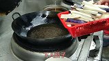 老板花高价钱从江西请来的大厨，做了一道茄子，这技术你看怎么样