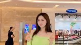 商场遇到的年轻小姐姐，长得漂亮会跳舞，你也喜欢上了吧