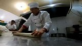 渭南韩城臊子面，纯手工制作的面条，薄厚均匀，臊子鲜香可口。