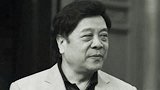 赵忠祥，《新闻联播》第一个出镜播报的播音员