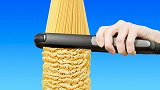 为什么方便面都是弯的，而不是直的？原来大有讲究