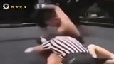 MMA擂台打脸瞬间，上一秒还挑衅对手，下一秒就被打晕了