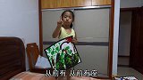 四岁孩子展示画，记录下来，等她长大了给她看，幸福满满