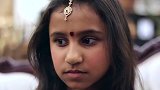 印度女孩有着“三只眼睛”