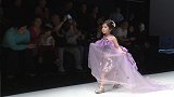 紫色薄纱裙，小女孩穿上后很好看，气质十足