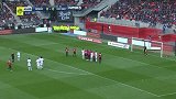上半场补时第1分钟尼斯球员巴尔博萨射门