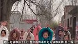 2月2日 河南洛阳。丰富寒假生活！农村女孩街道跳街舞，网友齐点赞