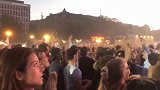沙奇里反击一剑封喉！广场上看球的瑞士球迷彻底疯了