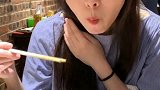 妮儿，吃串串喽，天冷，吃热乎的，吃完涮菜，还有酥肉，挺好一面之交 美食