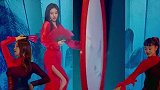 鞠婧祎偷偷谈恋爱？看她穿男友的外套，粉丝暴怒：赶紧脱掉