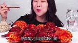 韩国美女极限挑战，“变态辣”生蟹，一口一个直接嗦，看着都胃疼
