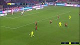 第2分钟昂热球员菲尔吉尼射门 - 击中门框