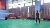 男生打羽毛球急眼，眼里只有获胜