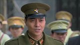 抗战：团长不再隐藏身份，直接拔枪杀死少佐，霸气侧漏！
