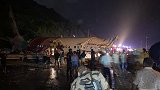 印度一架客机降落时冲出跑道 已致17人遇难