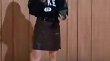 泫雅上电台节目跳新曲舞蹈又可爱又性感的气质，真的很独特
