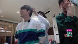 马天宇给陈翔烫头发冒烟，陈翔担心秃顶，小马哥一句话逗乐张翰
