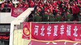 中超-冲突再升级！华夏球迷举鞋为证：这是他们扔的-花絮