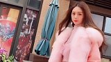 这位美女姑娘很漂亮，穿着个性，靓丽出众！