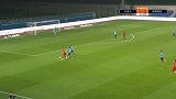 伊沃单枪匹马边路传中 多拉多起脚怒射禁区内疑似手球