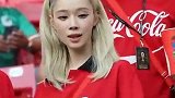 吐舌搞怪！韩国女星Winter现场为球队加油