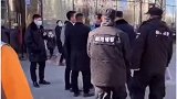 2月7日北京某美食街，再现拒绝骑手入内，职业歧视何时停止
