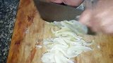冬至吃饺子，自家的酸菜馅儿大饺子，吃着就是香