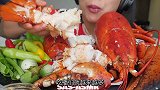 韩国美女吃“顶级”大龙虾，大口咀嚼真解馋，这吃相绝对一百分