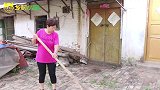 小雪要去看快递店，小朱支支吾吾的不让去，他到底拿钱去干啥了？