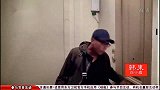 爷爷们被困在电梯里，可吓坏了刘烨，好惊险，还好没事