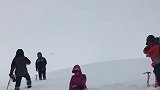 风雪中攀登海拔5276米四姑娘二峰！