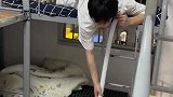 这应该是最真实的宿舍上铺
