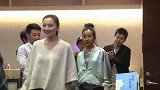 孙茜晒《甄嬛传》幕后照娘娘孙俪模样年无变化