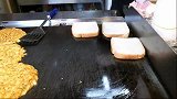 韩国早餐摊，来一份芝士吐司，各种馅料很足