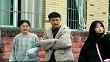傻学生新年许愿，想要一百元，谁知天上突然掉50万