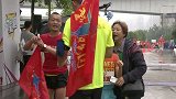 跑步-16年-七彩跑重庆站:小朋友参加10KM竞赛组坚持跑完全程!-花絮