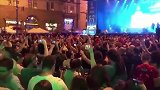数百利物浦球迷抢占基辅街头 高唱战歌“点亮”战前之夜