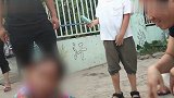 8岁女童遭妈打浑身是伤 父母失联寻爱心人士领养