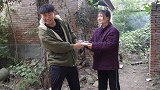 农村姑娘捡个小伙，好心把他带回家，3年后小伙带来惊喜