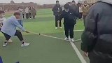 拔河比赛还没开始，绳子就被学生的内功扯断了