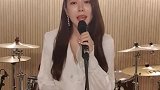 姑娘带你回顾经典歌曲，有点感觉！