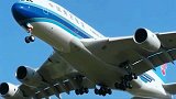 首都机场：近距离捕捉南航空客巨无霸A380客机，降落！