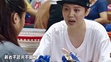这可能是鹿晗录过最惨的综艺吧鹿晗被螃蟹夹到手后姐姐们的关心